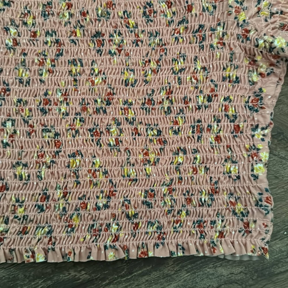 Medium Off Shoulder Crop - Picture 2 of 4